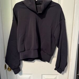 Lululemon full flourish pullover